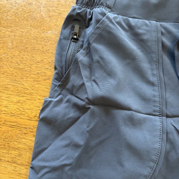 NEW Women's In Motion Athletic Pants - Size M - Picture 2 of 4